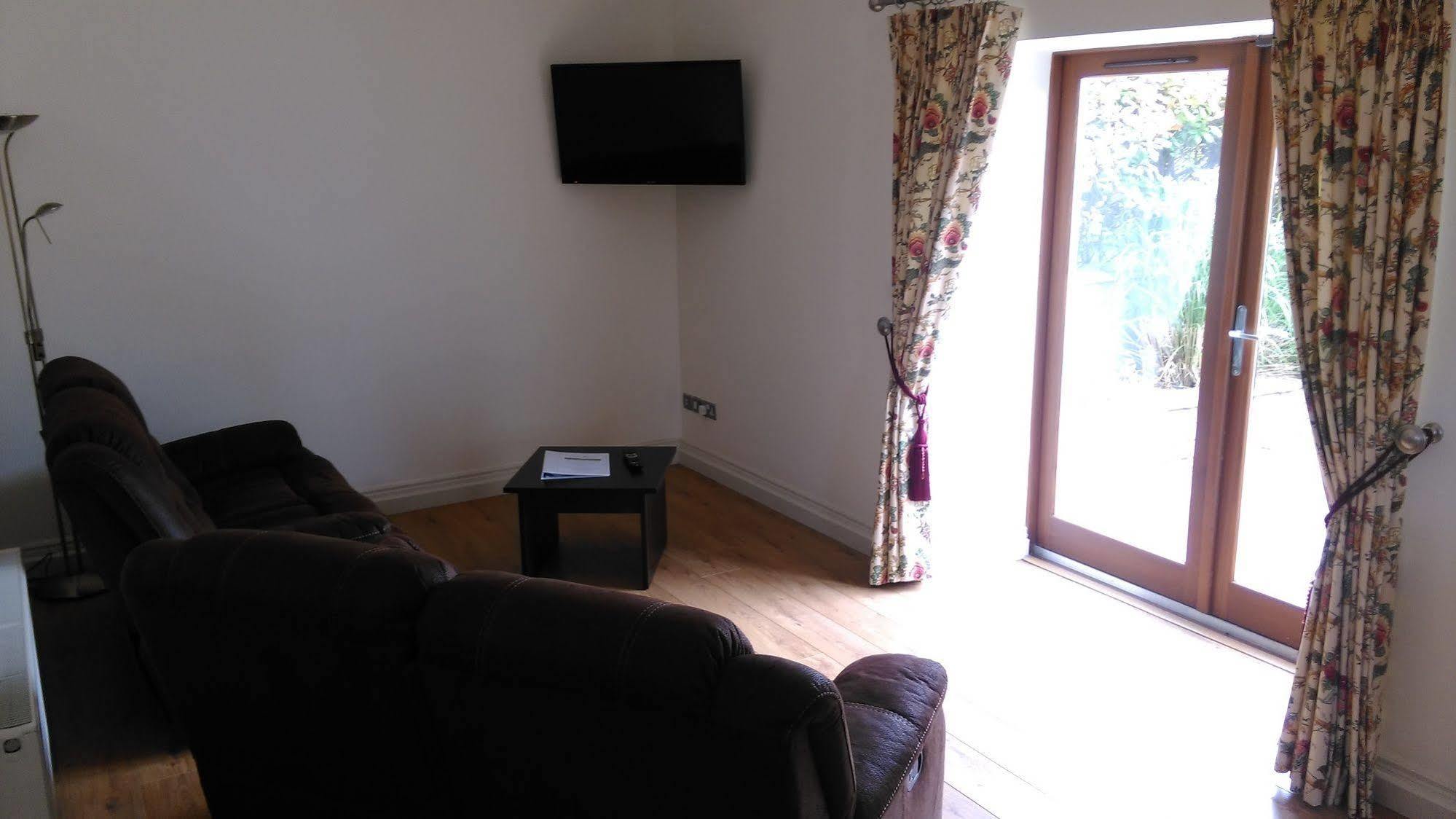 New Forest Estate Lodges Tyrrellspass Zewnętrze zdjęcie
