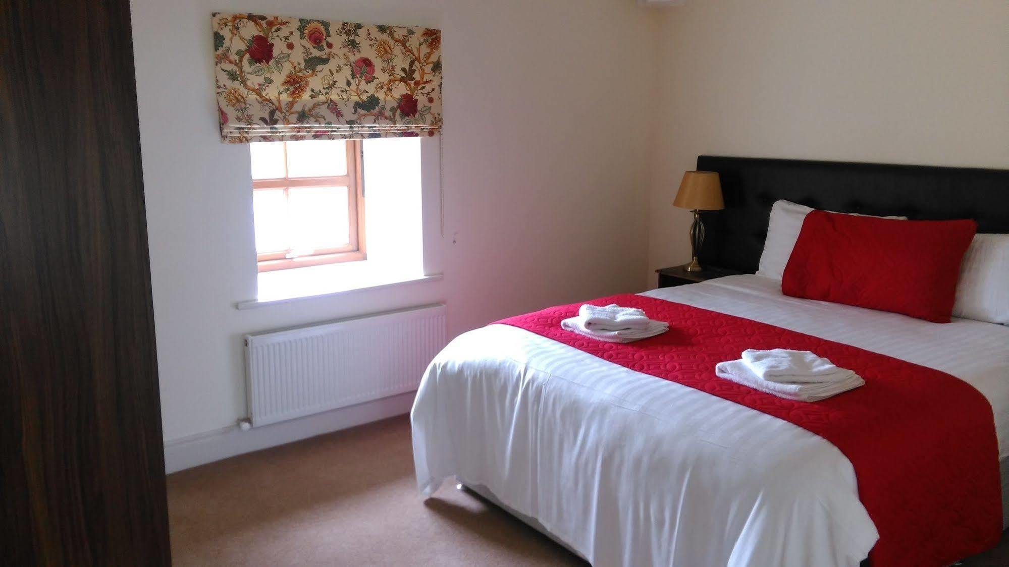 New Forest Estate Lodges Tyrrellspass Zewnętrze zdjęcie